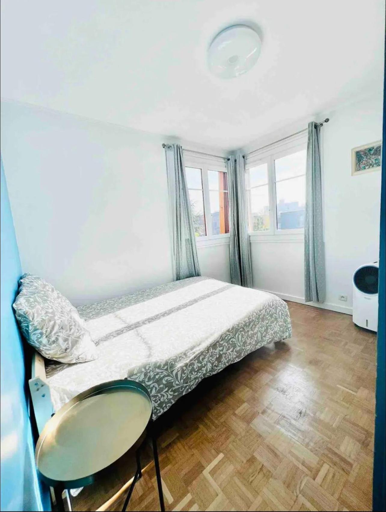 Modern 2 Bedroom Apartment Near Paris Metro, Giant Flat Screen Tv 85 Inches, Balcony, Free Parking Ivry-sur-Seine Exterior photo